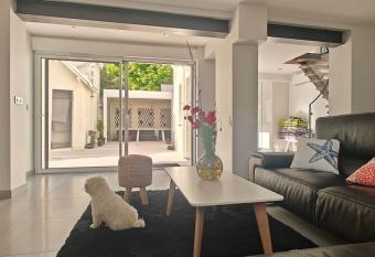 Villa moderne    100m de la plage has Balcony rooms