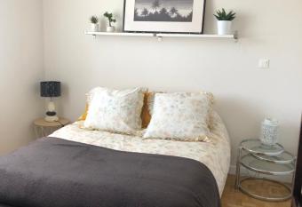 Chambre confortable has Balcony rooms