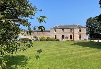 Marshall Meadows Manor House allows 18 year olds to book a room