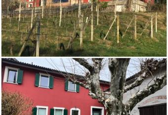 Horatius home has rooms with a private hot tub