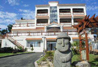 Good Day Pension has Balcony rooms