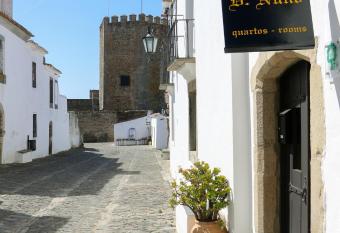 Dom Nuno - Turismo de Habitacao has Balcony rooms