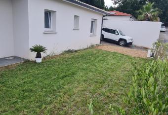 maison artigues pr  s bordeaux has Balcony rooms