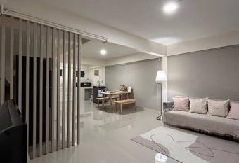 BrandNew 3bedroom House, Center at SamrongSamutprakan has Balcony rooms