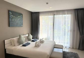 Nice apartment with Pool in Patong Phuket direct on the beach has Balcony rooms