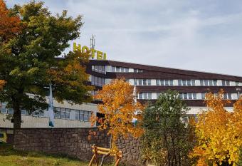 Hotel Lugsteinhof allows 18 year olds to book a room