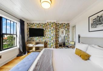 Tower Hotel Little Havana has Balcony rooms