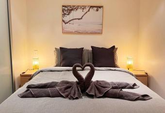 Little Hive at Balfours way 1BR has Balcony rooms