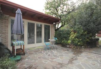 Akihouse by Mauro has Balcony rooms