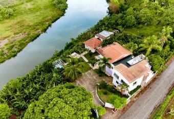 Villa Do  a luz has Smoking/Balcony rooms