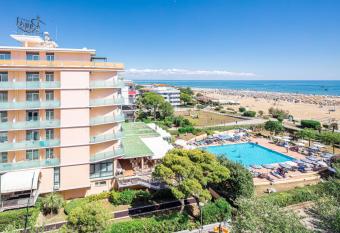 Hotel Royal has Balcony rooms