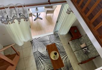 Tiki Ora Lodge-Varua has Balcony rooms