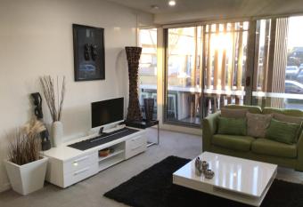 Bundoora Uni Hill 2bdr 2bth 1car has Balcony rooms