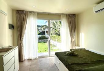 Coco Healing has Balcony rooms