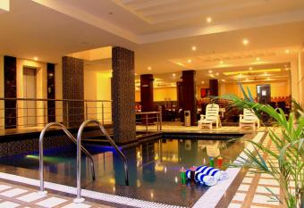 Hotel Taj Villa- Agra allows 18 year olds to book a room