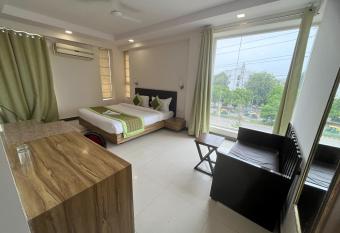 Pacific Inn Green has Smoking rooms