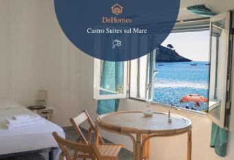 DeHomes - Castro Suites sul mare has Balcony rooms