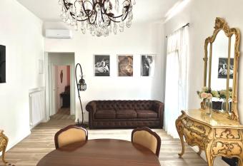 Airoldi Palace Apartment has Balcony rooms