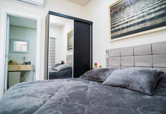 Elegante Loft en Asunci  n-Luque allows 18 year olds to book a room