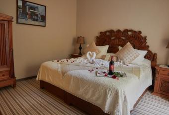 Casa Aliz has rooms with a private hot tub