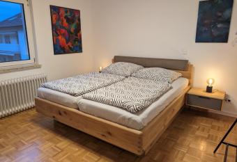 Sonnige Kunstwohnung has Balcony rooms