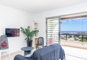 Vaihiapa Cosy Apt Breathtaking view of Papeete has Balcony rooms