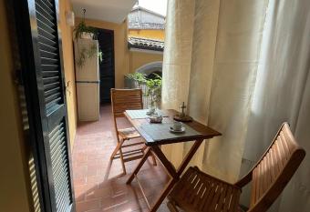 Casa Vacanza La Rosa has Balcony rooms
