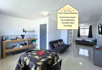 NEW - Tahiti Studio- AC, Wifi allows 18 year olds to book a room