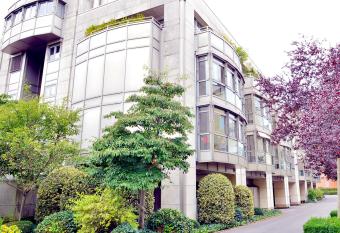 Residence Zug has Balcony rooms