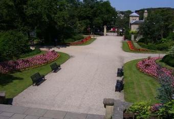 Sweet Sensation SQ 10 allows 18 year olds to book a room