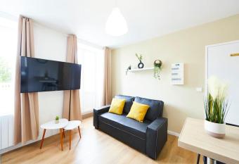 RB-1G - Appartement F2 au 1er   tage    Mulhouse de 1    3 pers has Balcony rooms