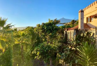 Traumblick auf Teide & Meer allows 18 year olds to book a room