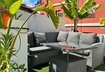 Agradable casa con terraza has Balcony rooms