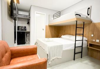 Hotel S  o Jos   allows 18 year olds to book a room