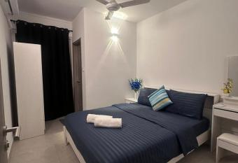 Dhalheys has Balcony rooms