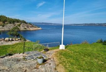Varen 7 by the sea has Balcony rooms