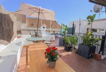 (null) allows 18 year olds to book a room