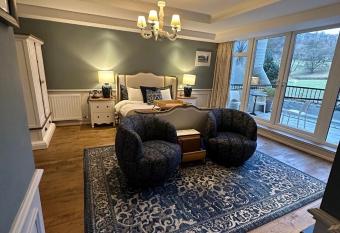 The Inn At Grasmere allows 18 year olds to book a room