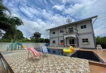 Frey Pool Villa Sattahip has Balcony rooms