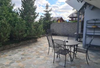 Appartement tout confort pour 6 personnes has Balcony rooms