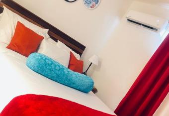 OD Soft Life relaxed and have fun allows 18 year olds to book a room