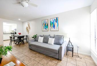 GREAT Condo w/ 2BR / Heated Pool! Prime Location allows 18 year olds to book a room