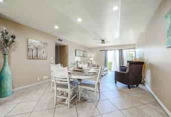 Lovely Great 2BR FULL CONDO w/Pool by FS Mall allows 18 year olds to book a room