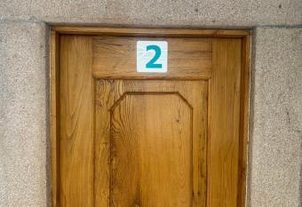 AOMO ART SPACE Hostel has rooms with a private hot tub