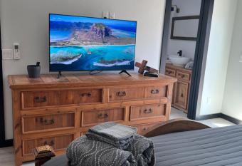 Pine Tree Hilltop Palace has Balcony rooms