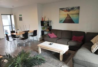 2x1 beautiful Apartment in South of Perth has Balcony rooms