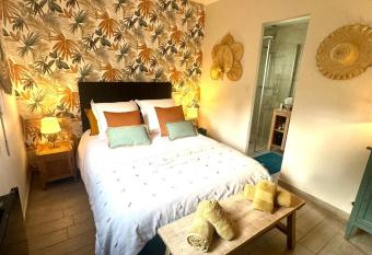 La Crevette allows 18 year olds to book a room