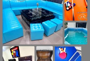 Villa D510 near Yi Jia Theme Banquet & Restoran Loong Sing has rooms with a private hot tub