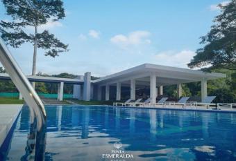 Great Apartment, Punta Esmeralda has rooms with a private hot tub