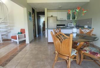 Beachfront Penthouse #8, Lrg 1 bdrm, swimming pool has Balcony rooms